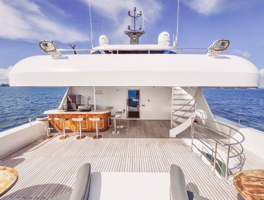 bateau upper deck